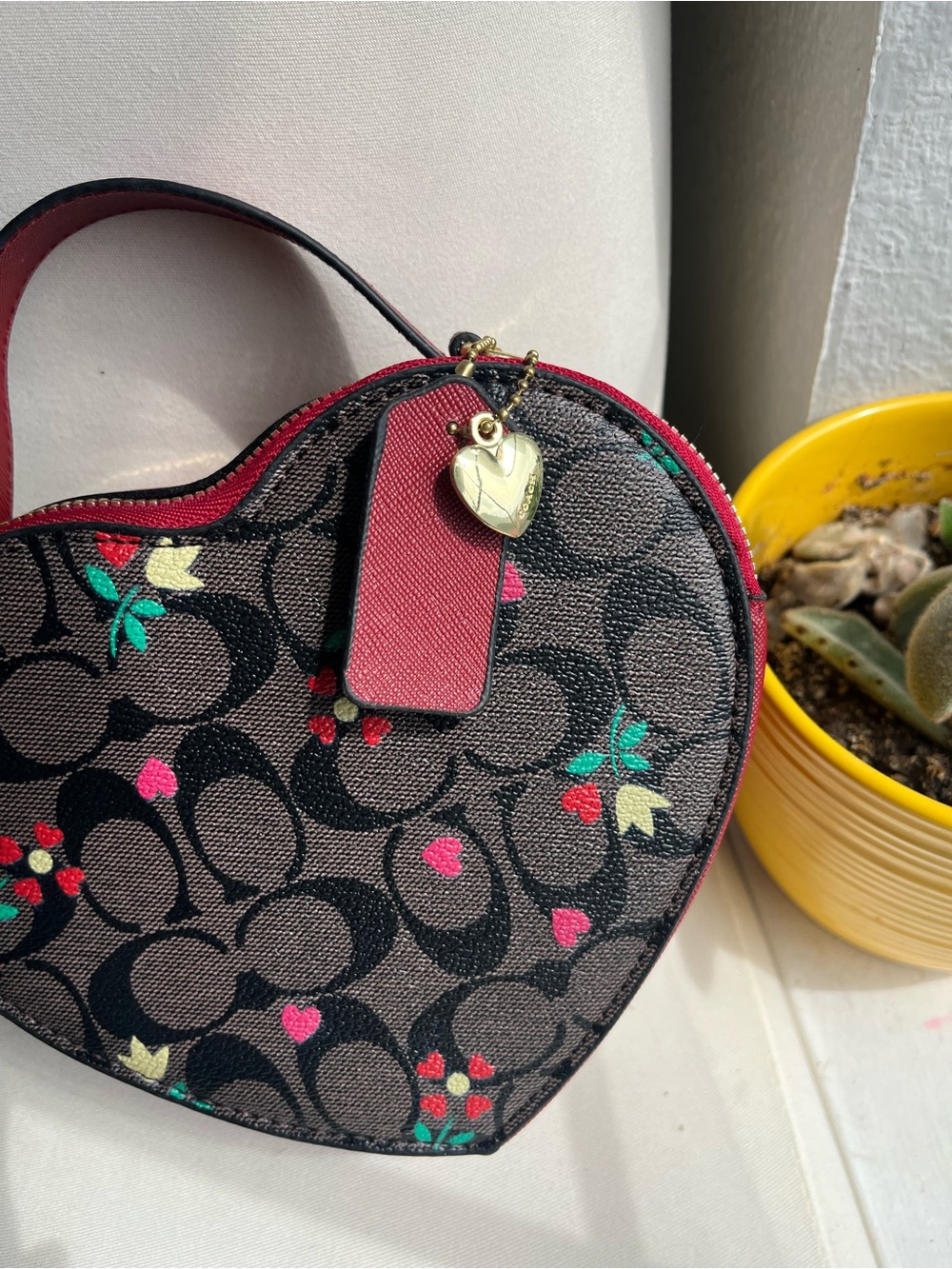 Coach Heart-Shaped Signature Canvas Wristlet in Red Floral - Picture 3 of 15